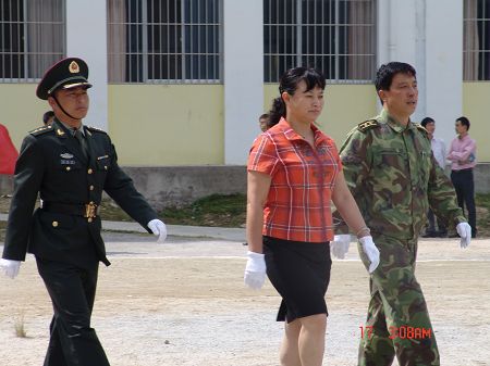 校长进行阅兵式